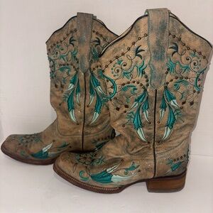 Corral Tan and Turquoise Embroidered Boots - size 7 women’s